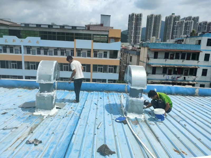 长泰钢结构屋面涂料维修方法